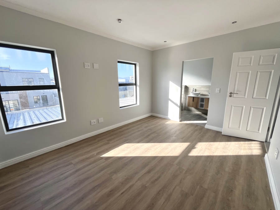 To Let 4 Bedroom Property for Rent in Sandown Western Cape
